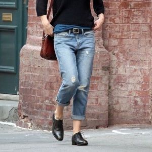 American Eagle Boy Fit distressed cropped jeans size 6 regular